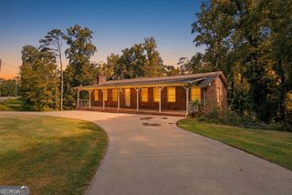 1042 Lakeland Drive, Toccoa, GA 30577
