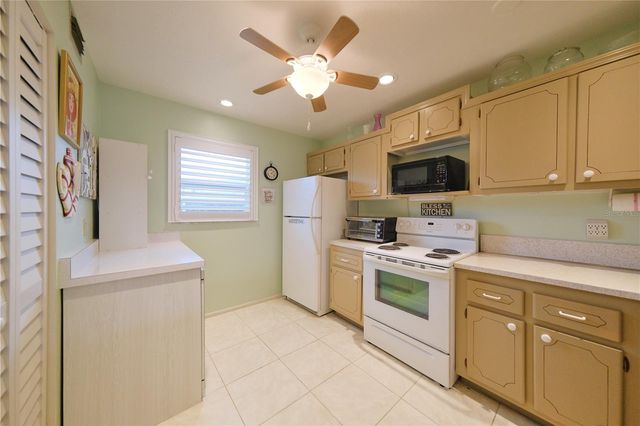3860 IRONWOOD LANE 103G, Bradenton, FL 34209