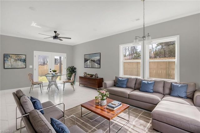 5242 Shattalon Drive, Winston-salem, NC 27106