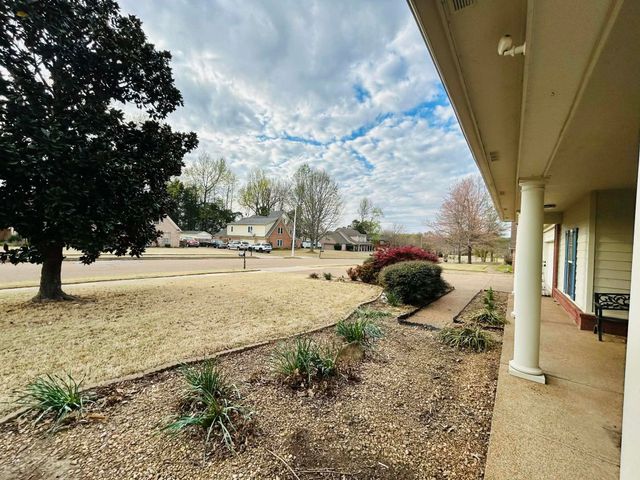 4702 MOLSONWOOD DR, Bartlett, TN 38135