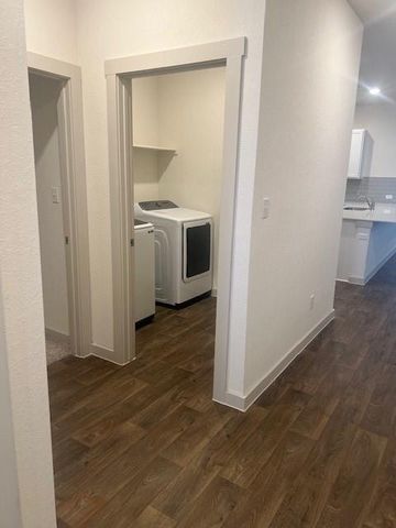 217 GREENS BAYOU TRL, Hutto, TX 78634