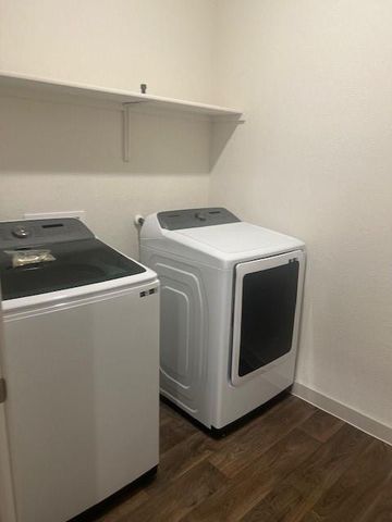 217 GREENS BAYOU TRL, Hutto, TX 78634