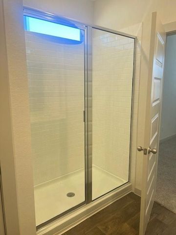 217 GREENS BAYOU TRL, Hutto, TX 78634