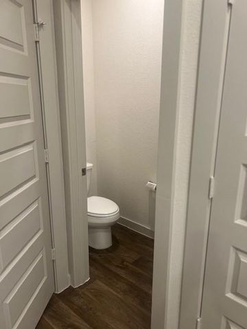 217 GREENS BAYOU TRL, Hutto, TX 78634