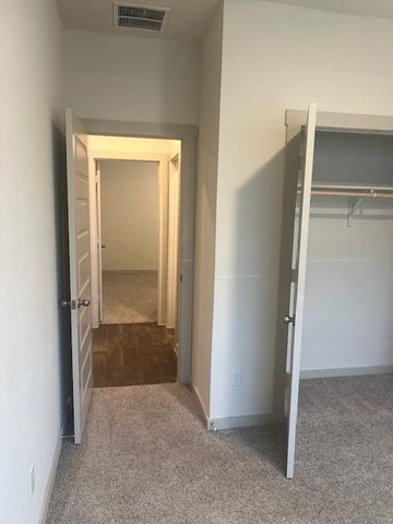 217 GREENS BAYOU TRL, Hutto, TX 78634