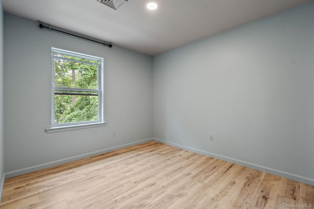 10 Taft Avenue, Newburgh, NY 12550