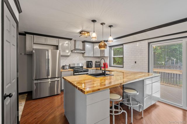 10 Taft Avenue, Newburgh, NY 12550