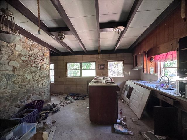 9315 E TREASURE ISLAND AVENUE, Leesburg, FL 34788