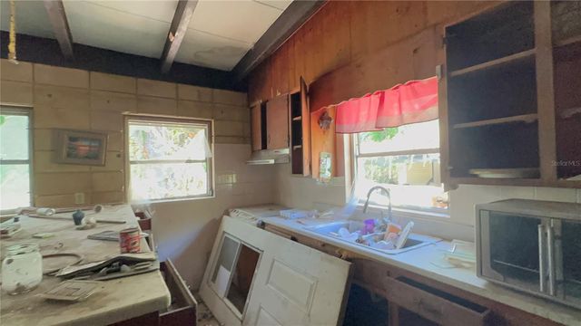 9315 E TREASURE ISLAND AVENUE, Leesburg, FL 34788