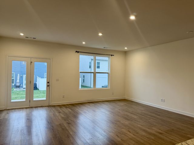 150 Fister Dr, Lebanon, TN 37090