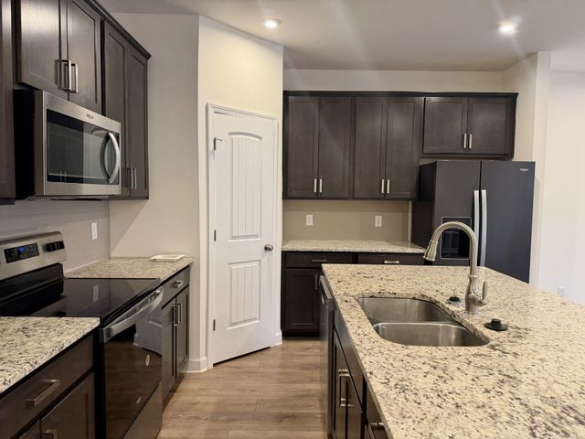 150 Fister Dr, Lebanon, TN 37090