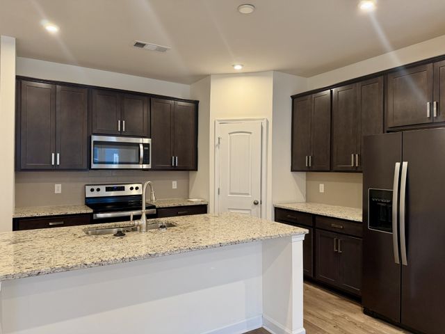 150 Fister Dr, Lebanon, TN 37090