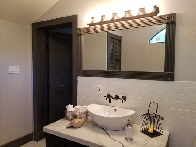 410 E Milam Ave, Round Rock, TX 78664