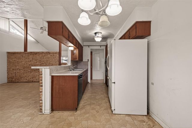 4303 Brownstone Lane, Houston, TX 77053