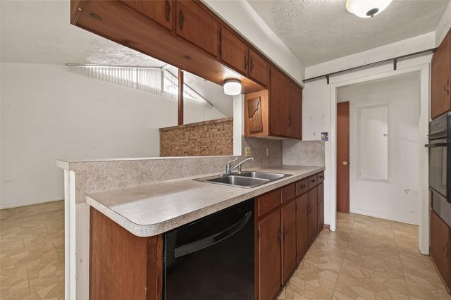 4303 Brownstone Lane, Houston, TX 77053