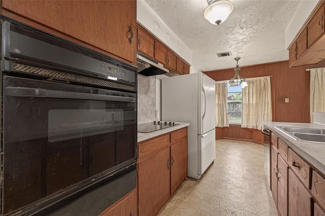 4303 Brownstone Lane, Houston, TX 77053