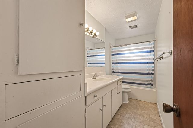 4303 Brownstone Lane, Houston, TX 77053