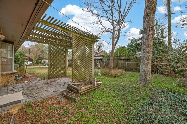 4303 Brownstone Lane, Houston, TX 77053
