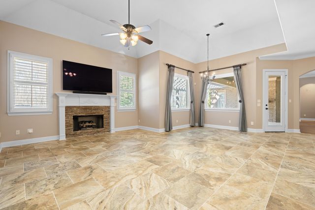 25 RIVERSEDGE CV N, Arlington, TN 38002