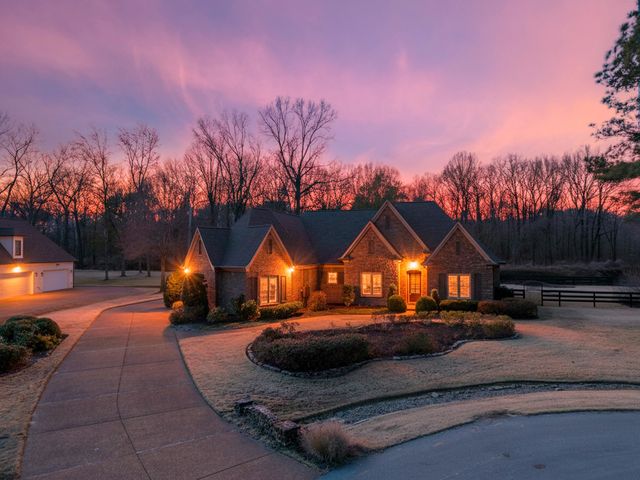 25 RIVERSEDGE CV N, Arlington, TN 38002