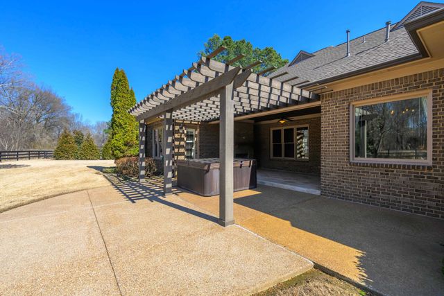 25 RIVERSEDGE CV N, Arlington, TN 38002