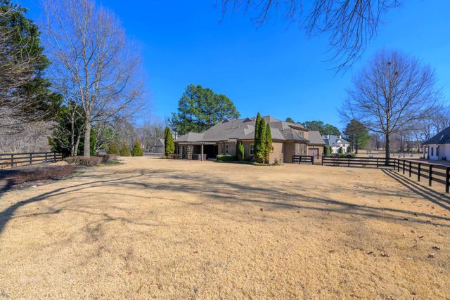 25 RIVERSEDGE CV N, Arlington, TN 38002