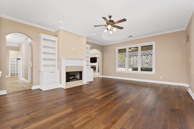 25 RIVERSEDGE CV N, Arlington, TN 38002