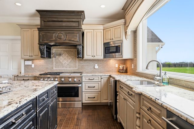 3600 Briar Hill Road, Lexington, KY 40516