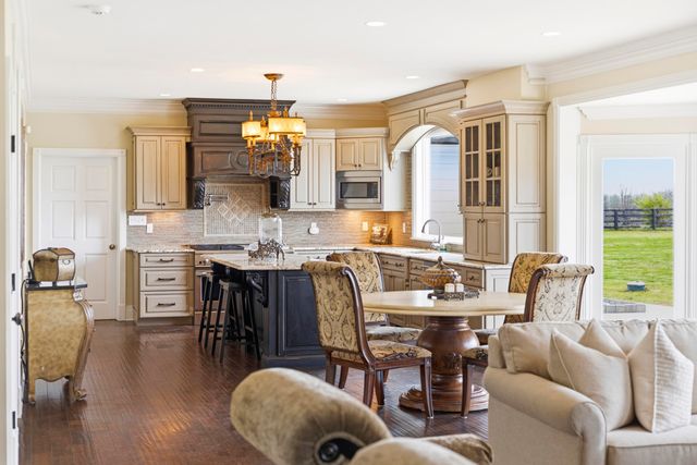 3600 Briar Hill Road, Lexington, KY 40516