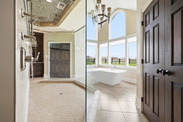 3600 Briar Hill Road, Lexington, KY 40516