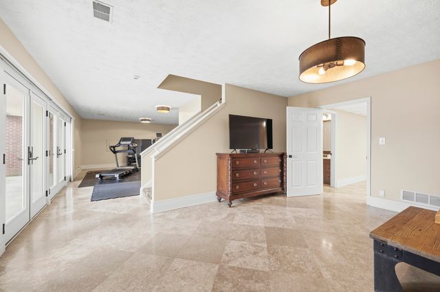 3600 Briar Hill Road, Lexington, KY 40516