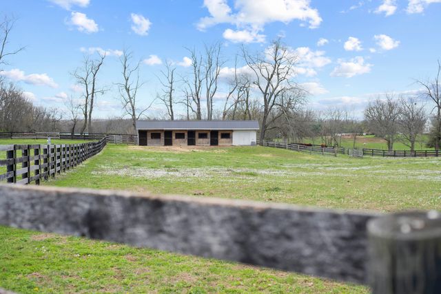 3600 Briar Hill Road, Lexington, KY 40516