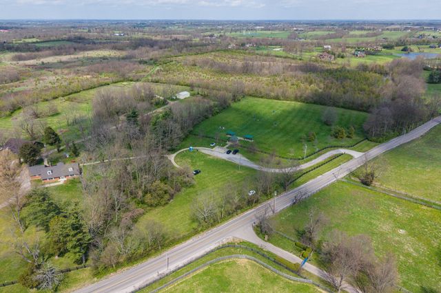 3600 Briar Hill Road, Lexington, KY 40516
