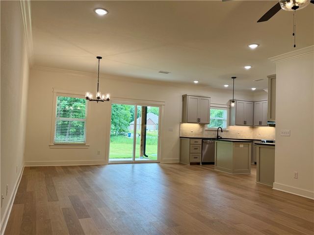 2 Fryer Lane, Bella Vista, AR 72715