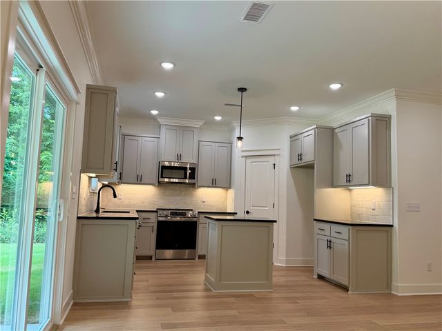 2 Fryer Lane, Bella Vista, AR 72715