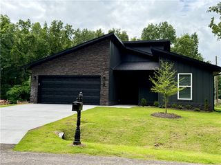 2 Fryer Lane, Bella Vista, AR 72715