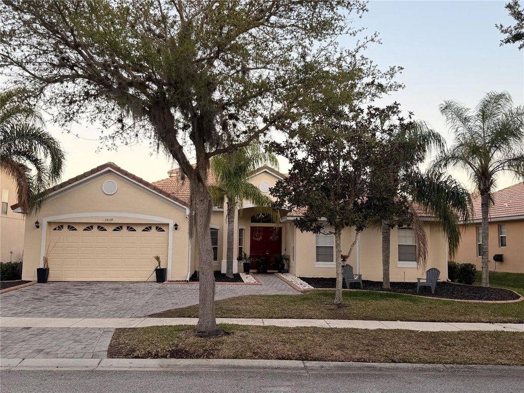 Image 3 of property listing at 3839 GOLDEN FEATHER WAY, Kissimmee, FL 34746