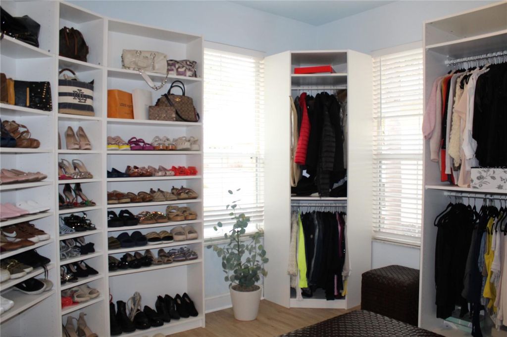 Image 28 of property listing at 3839 GOLDEN FEATHER WAY, Kissimmee, FL 34746