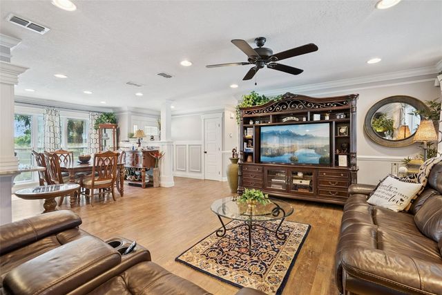 2530 E NEW YORK AVENUE, Deland, FL 32724