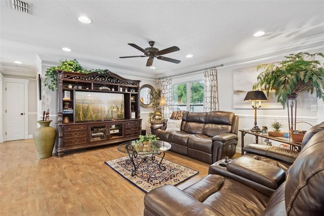 2530 E NEW YORK AVENUE, Deland, FL 32724