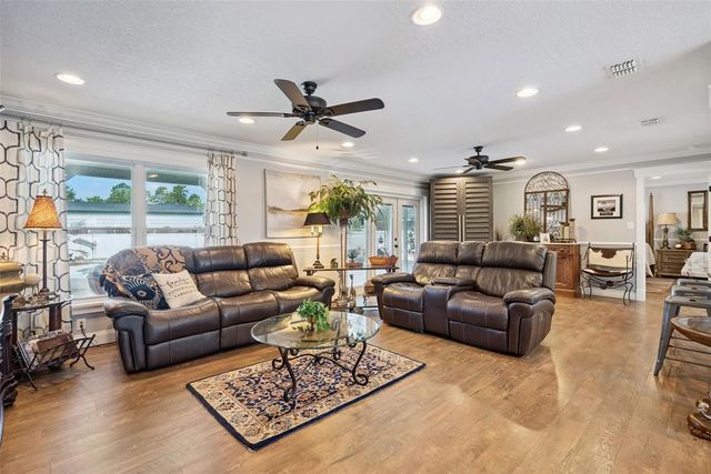 2530 E NEW YORK AVENUE, Deland, FL 32724