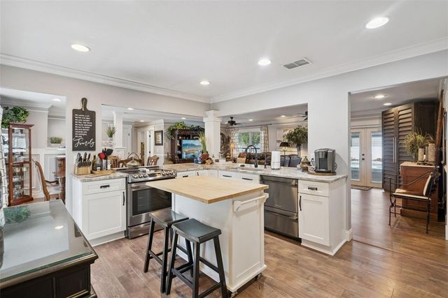 2530 E NEW YORK AVENUE, Deland, FL 32724