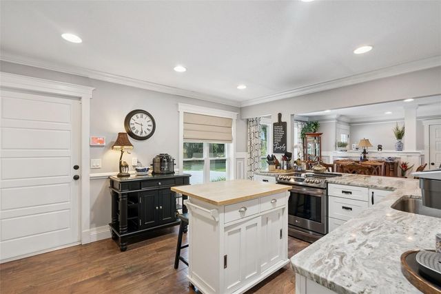 2530 E NEW YORK AVENUE, Deland, FL 32724