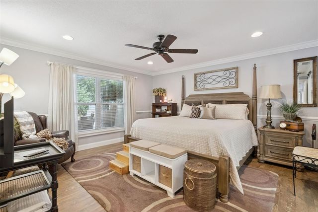 2530 E NEW YORK AVENUE, Deland, FL 32724