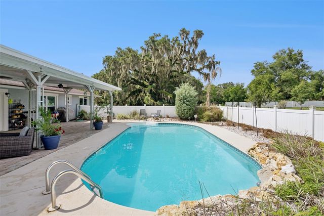 2530 E NEW YORK AVENUE, Deland, FL 32724