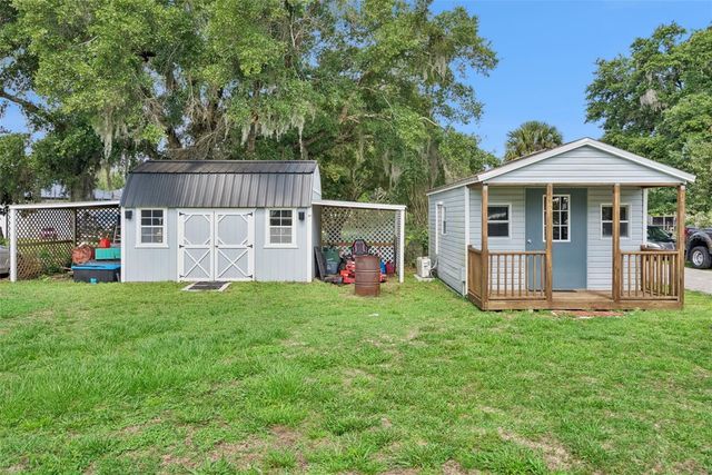 2530 E NEW YORK AVENUE, Deland, FL 32724