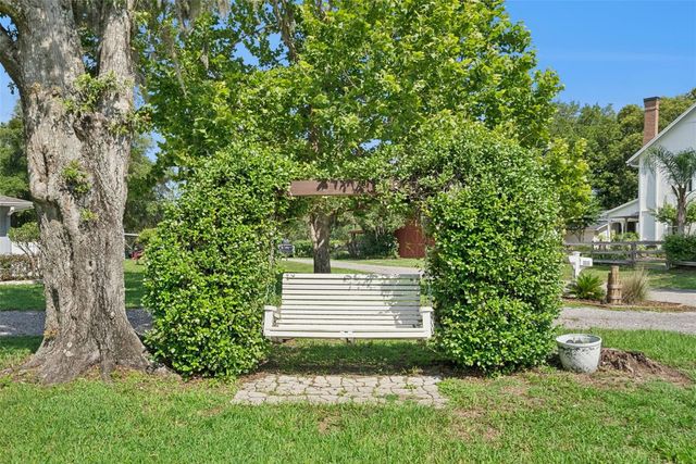 2530 E NEW YORK AVENUE, Deland, FL 32724