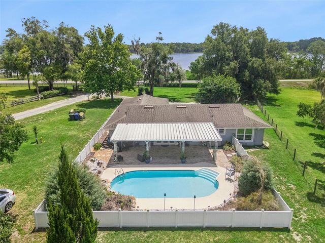2530 E NEW YORK AVENUE, Deland, FL 32724