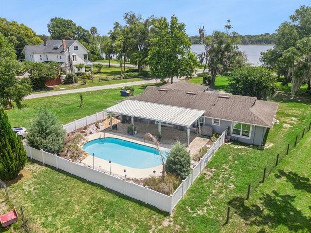 2530 E NEW YORK AVENUE, Deland, FL 32724