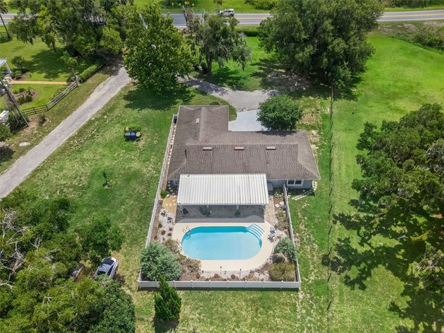 2530 E NEW YORK AVENUE, Deland, FL 32724
